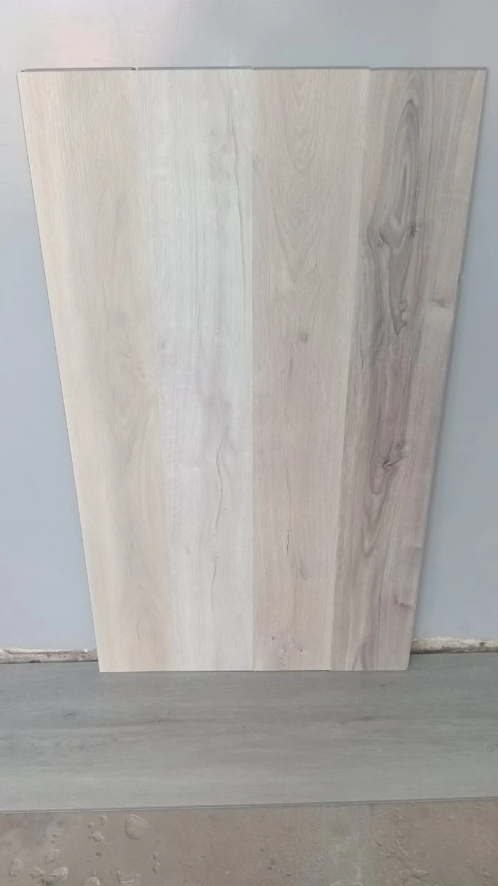 Pisos vinilicos SPC, precio por m2 5